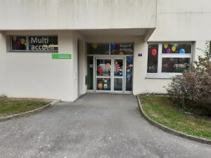 Entrée crèche garde d'enfants Rennes Beauregard